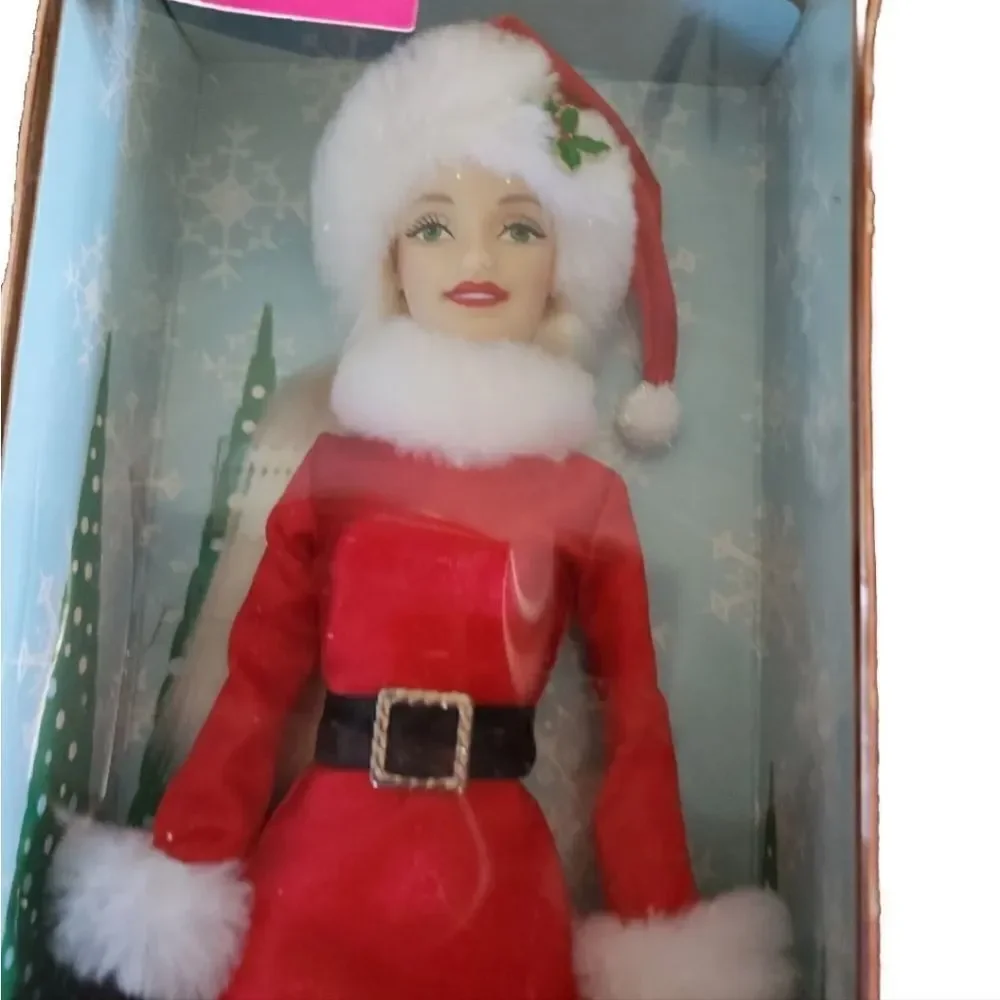 Santa's Helper Barbie Holiday Doll 2004 Ayudante De Santa NIB